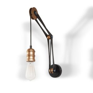 צמוד לקיר ״בלה״