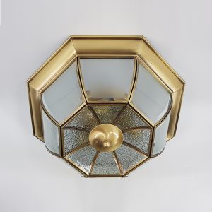 צמוד לתקרה ״אנטיק״