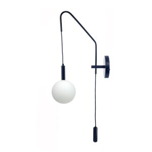 צמוד לקיר ״טיטאן״