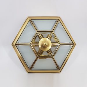 צמוד לתקרה ״אנטיק״